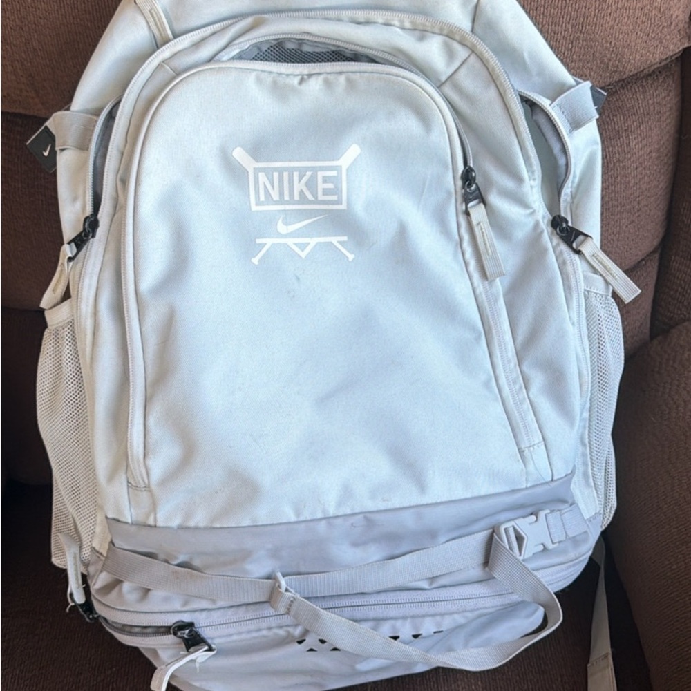 Nike Light Gray softball/baseball bat bag with White Logo